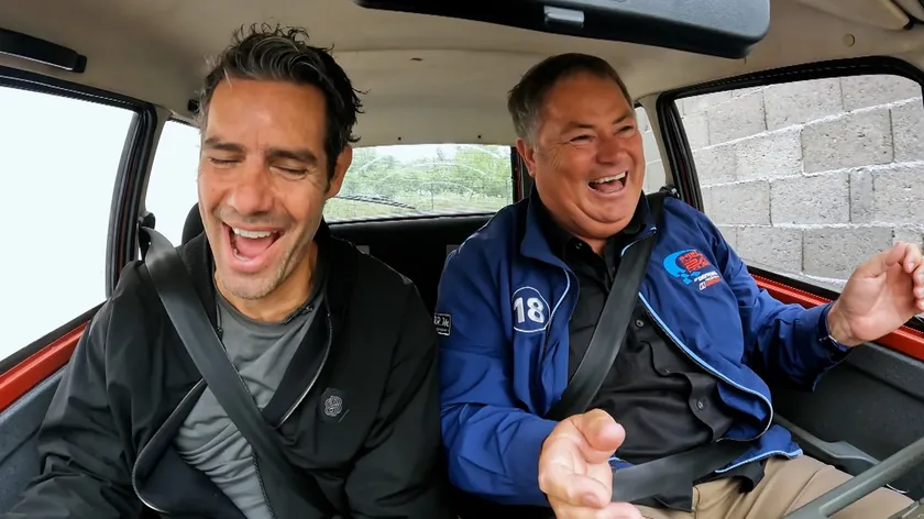 "Wheeler Dealers" sunucuları, Belgrad'da çektikleri bölümde Jugo 55'i ekrana taşıyor