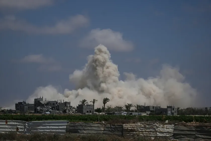 Gaza Şeridi'nde en az iki kişinin hayatını kaybettiği yeni İzrailli saldırıları.