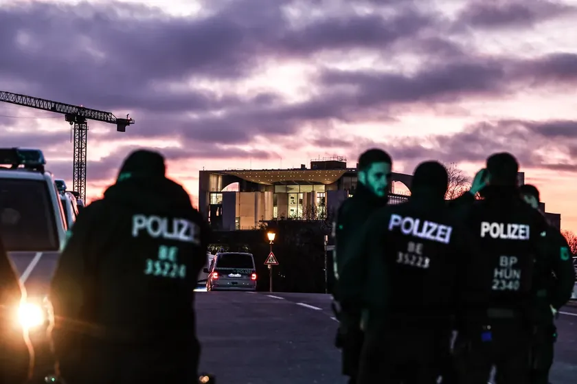 Köln'de bir kafeye atış