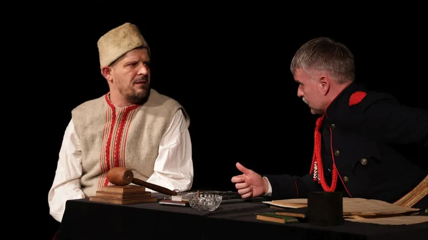 Sırbistan'ın Belgrad kentinde tiyatro sahnesi insani yardımlarla ışık saçtı