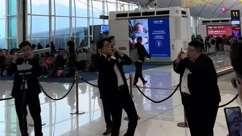 Sırp şarkısı 'Đurđevdan' Hong Kong Havalimanı'nda Çinli sanatçılar tarafından seslendirildi
