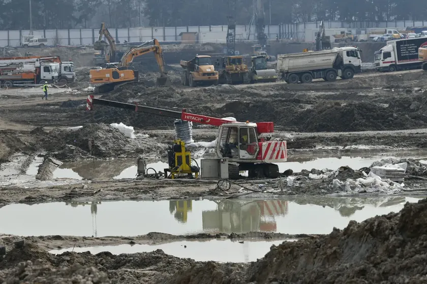 Sırbistan Belgrad eski otel arazisine lüks kompleks inşası devlet desteğiyle devam ediyor