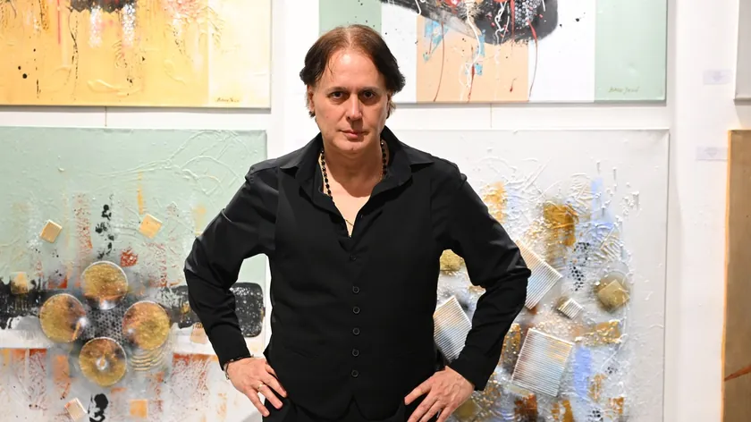 Belgrad'da Bane Jelić sergisi roman, albüm ve resim eserlerini buluşturuyor