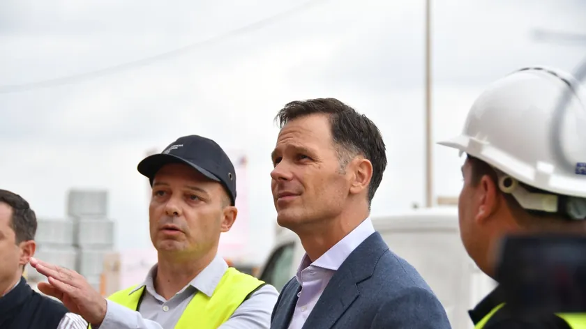 Sırbistan Surçin Ekspo Ulusal Pavyonu inşaatı kasımda bitiyor, Mali "dünya harikası" vurguladı.