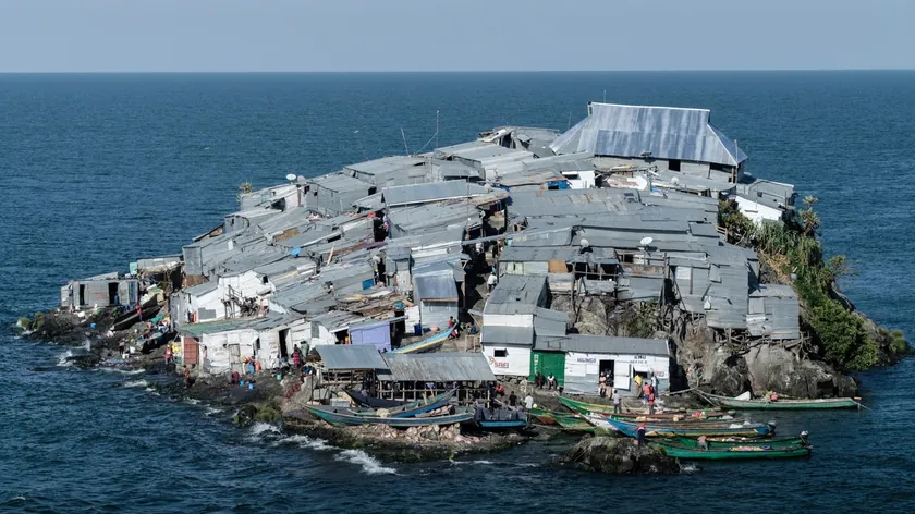 Migingo adasında 36 yıl önce sadece bir kaya olan bugün dünyanın en kalabalık yerleşim yeri haline geldi.