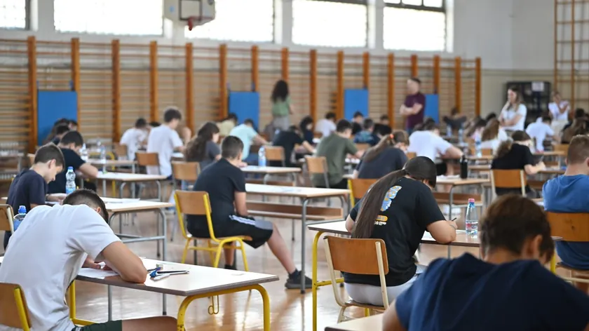 Üçüncü kayıt dönemi yakında başlıyor Beograd'da boş yer sayısı