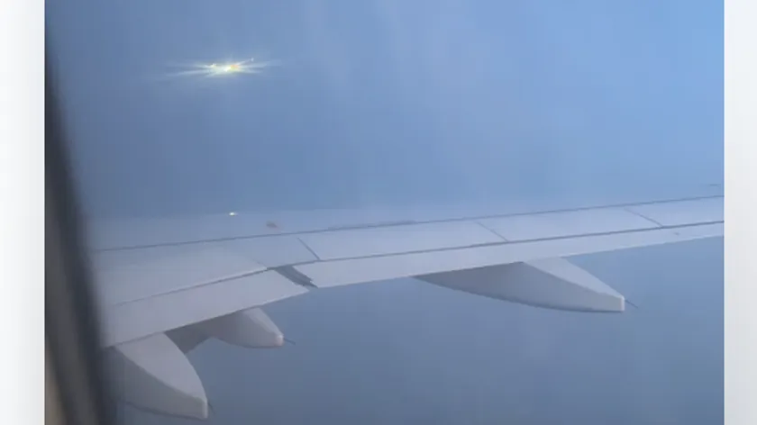 Avrupa'da uçaktan görülen parlak meteor dehşet dolu anlar yaşattı