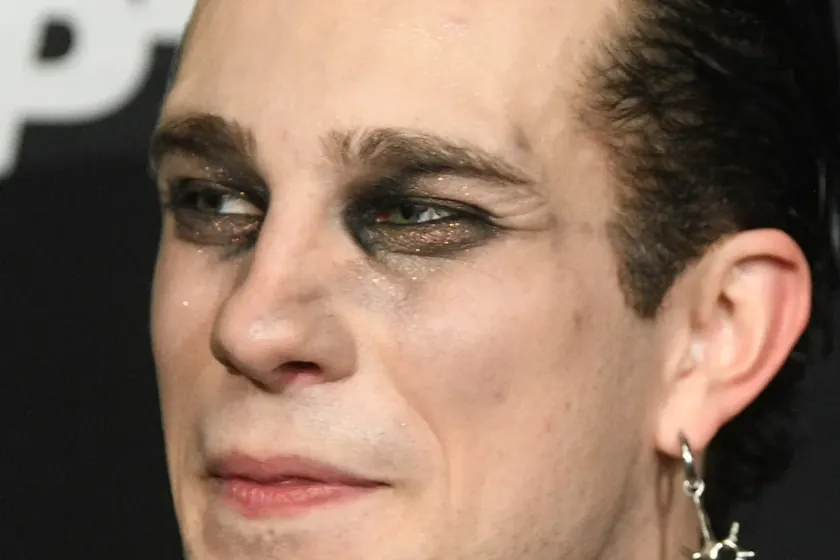 Sırbistan Eurovision 2026 kazananının partneri Marija ilgi çekici tarzıyla öne çıktı