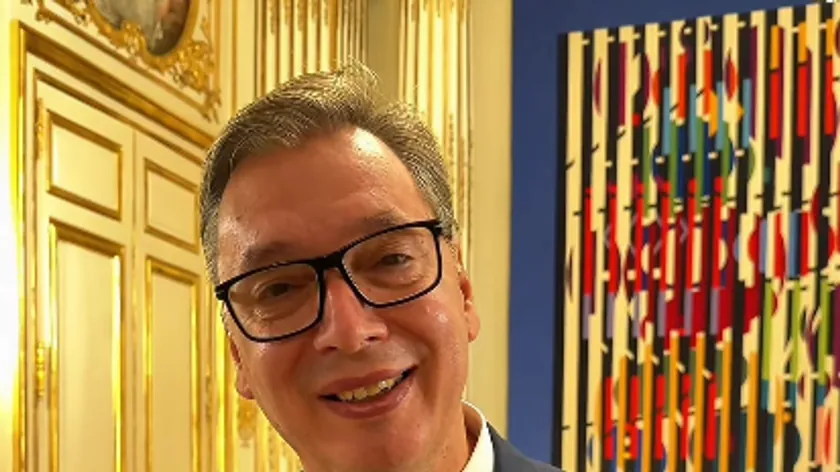 Sırbistan Cumhurbaşkanı Aleksandar Vučić ve Fransa Cumhurbaşkanı Emmanuel Macron Jeliseyskaya Sarayı'nda Buluştu
