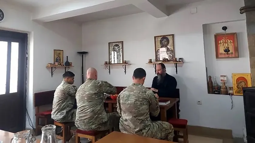 Kosova ve Metohiya'da Görevli İki Amerikalı Asker Ortodoksluğa Geçerek Sava ve Simeon Adlarını Aldı