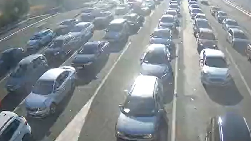 Sırbistan sınırlarında büyük trafik sıkışıklığı yaşanıyor, AMSS duyurdu.