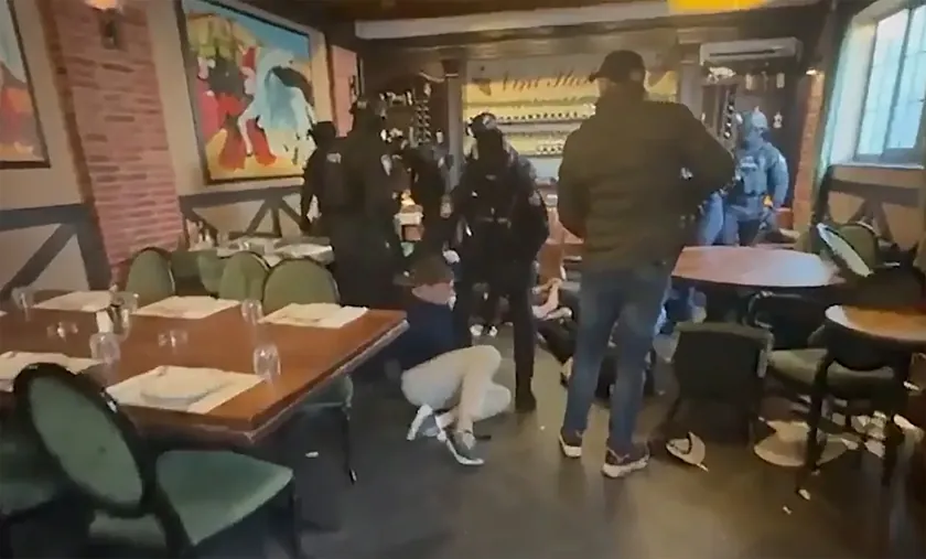 Belgrad'da ‘Vračarci’ Suç Grubu İş Yerlerini ve Araçları Ateşe Veriyor