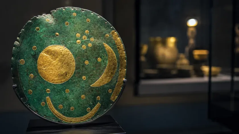 Sırbistan'da bulunan Nebranski gökyüzü diskinin 3.600 yıllık olduğunu ve insanlığın evren hakkındaki inançlarını yansıttığını ortaya koyan yeni araştırmalar yapıldı.