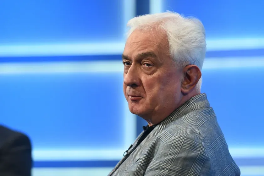 Sırbistan hükümeti sağlık sistemindeki uzmanlık boşluklarını pazarlama yöntemleriyle doldurmaya çalışıyor.