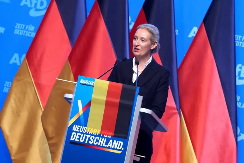 AfD'nin yükselişi durdurulamaz Sağ kanat hiç bu kadar güçlü olmamıştı, Merkel'in CDU zayıflıyor