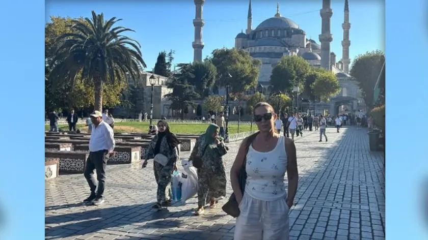 Filipin annesi Zorica Nakić İstanbul'da tatil yapıyor ve takipçilerini seyahat fotoğraflarıyla paylaşıyor.