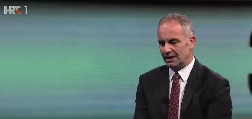 Hırvatistan'daki televizyon sunucusu Joško Lokas buzda düşerek ağır yaralandı