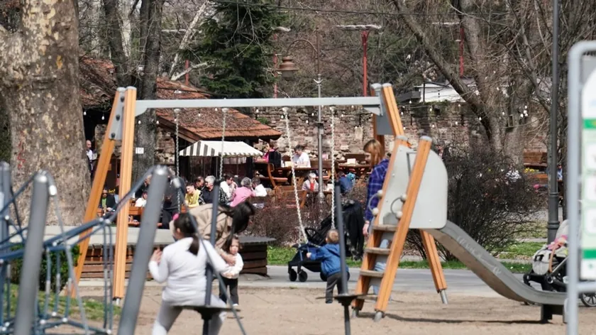 Sırp bir kullanıcının çocuk yetiştirme konusundaki görüşleri sosyal medyada tartışma yarattı.