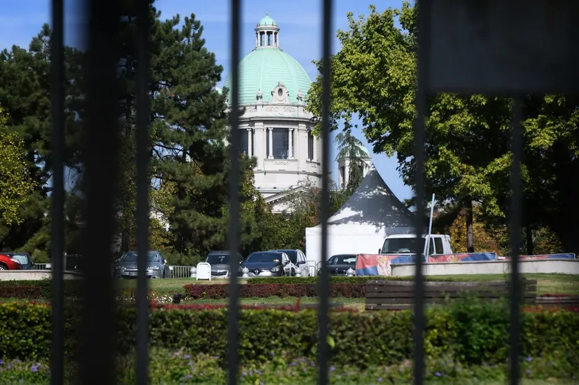 Sırpistan Cumhurbaşkanı Aleksandar Vučić, İçişleri Bakanı Ivica Dačić ve Belgrad Belediye Başkanı Aleksanr Šapić'e Pionirski Park'ın ne zaman özgürleşeceği soruldu.