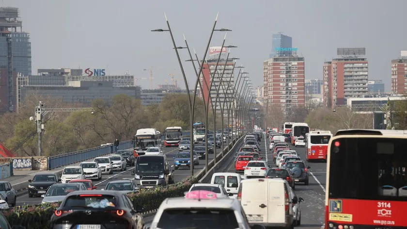 Sırbistan'daki sürücülerin anlamsız korna çalma alışkanlığı büyük öfkeye yol açtı