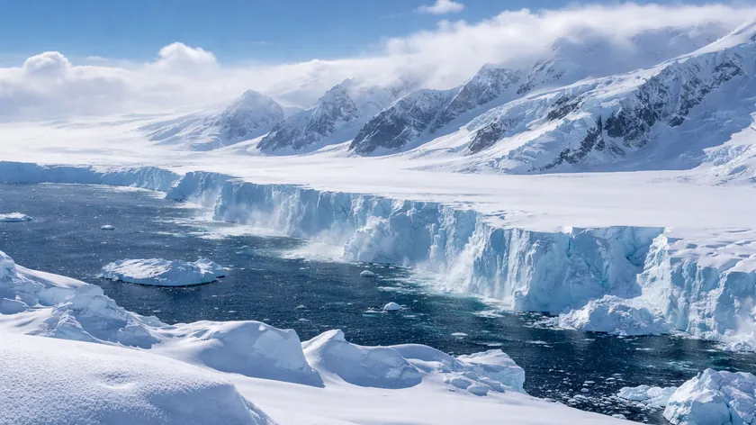 Antarktika'daki Buz Kütlesi Geçici Olarak Artıyor Ancak Uzmanlar Dengeyi Kırılgan Belirtti