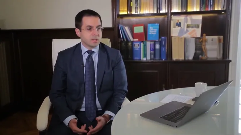 Beograd'daki Avukatlar Derneği Yönetim Kurulu Üyesi Rajić, bağımsız medyalara yönelik tehditler hakkında açıklamalarda bulundu