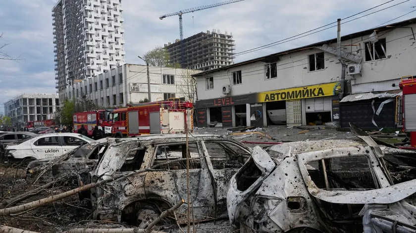 Ukrayna'da Rus insansız hava aracı ve füze saldırılarında can kayıpları ve yaralılar var