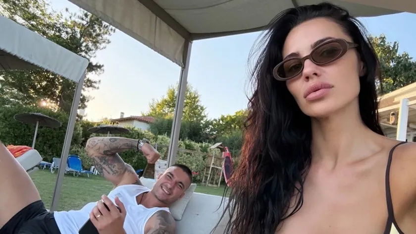 Bojana ve Mirko Šijan Sırbistan'ı terk etti ve Yunanistan'da tatil yapıyorlar.