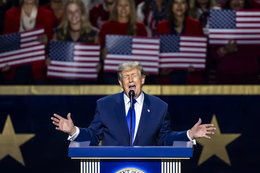 Donald Trump CNN, MSNOW ve Politiko'ya Beyaz Saray erişimini yasakladı.