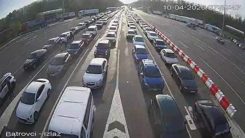 Sırbistan Sınır Kapılarında Yoğun Yoğunluk Yaşanıyor: EES Sistemi Geçişleri Zorlaştırıyor