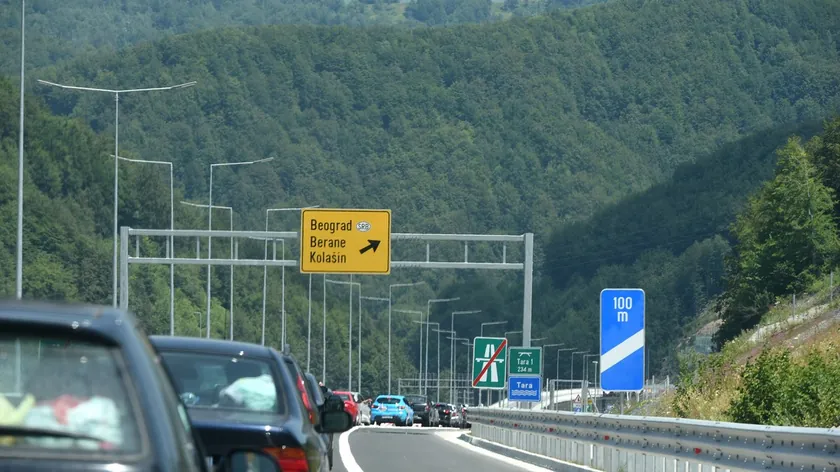 Sırbistan'dan Karadağ'a araçla seyahat: 2026 yazı için yol ve maliyet bilgileri