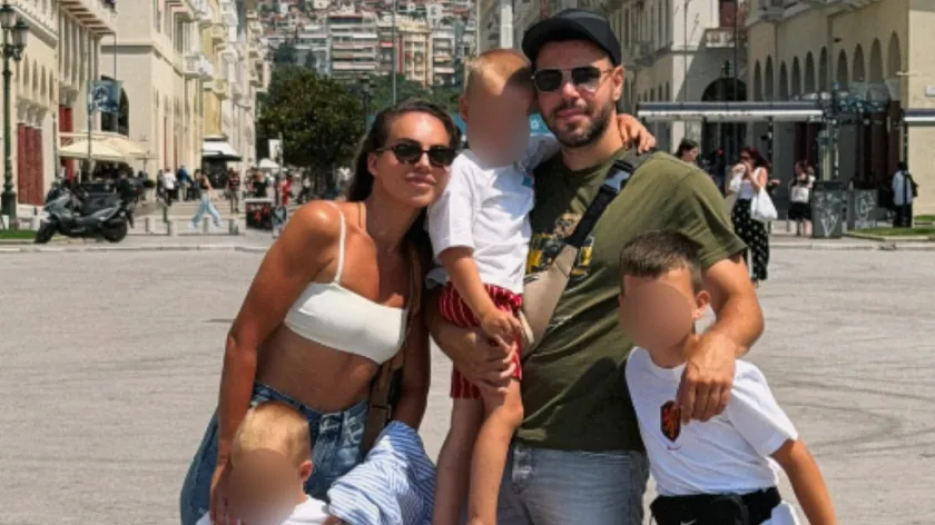 Ivana Pavković ve Petar Mitić Grčka'da aile tatili yapıyorlar.