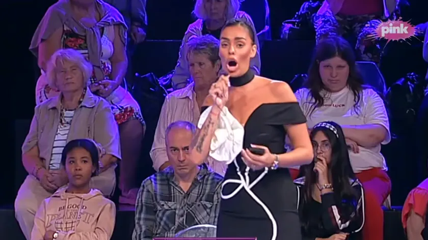 Mina Vrbaški ve Viktor Gagić arasında yaşanan tartışma programı terk ederek sona erdi.