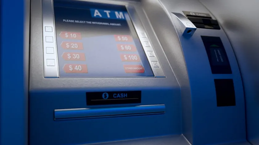 ATM'de Unutulan Parayı Almak Ağır Cezalara Yol Açabilir Vatandaşlar Dikkatli Olmalı