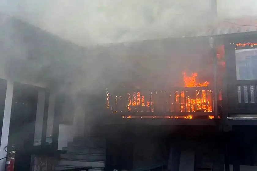 Vešljaklar, Novi Pazar'daki yangının nedenini belirlemek için araştırma yapıyor