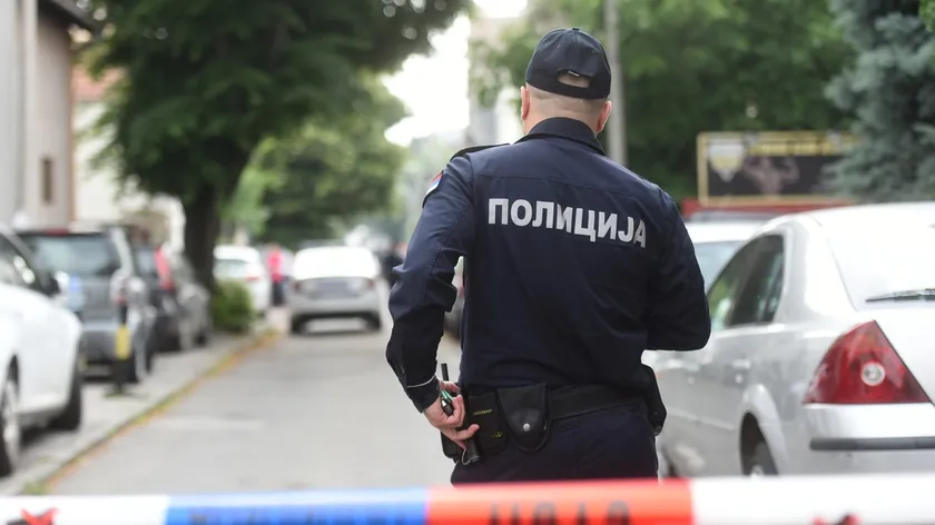 Sırbistan'da Surçin Yolu'nda meydana gelen kazada bir kişi hafif yaralandı