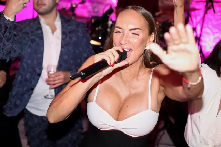 Goga SekuliÄ, Jelena KarleuÅ¡a'nın kızı Atina ToÅ¡iÄ'in 18. doğum partisinde en çok dikkat çeken isim oldu.