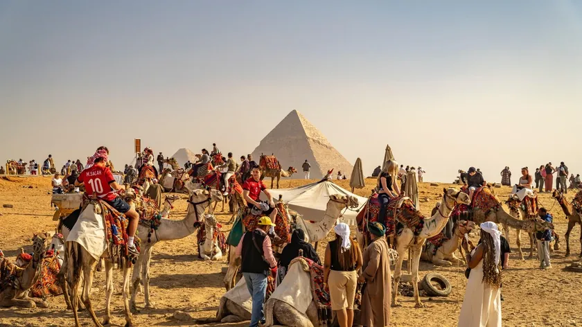 TikTok Aşkı İngiliz Kadını Mısır'da Büyük Maddi ve Duygusal Kabusa Sürükledi