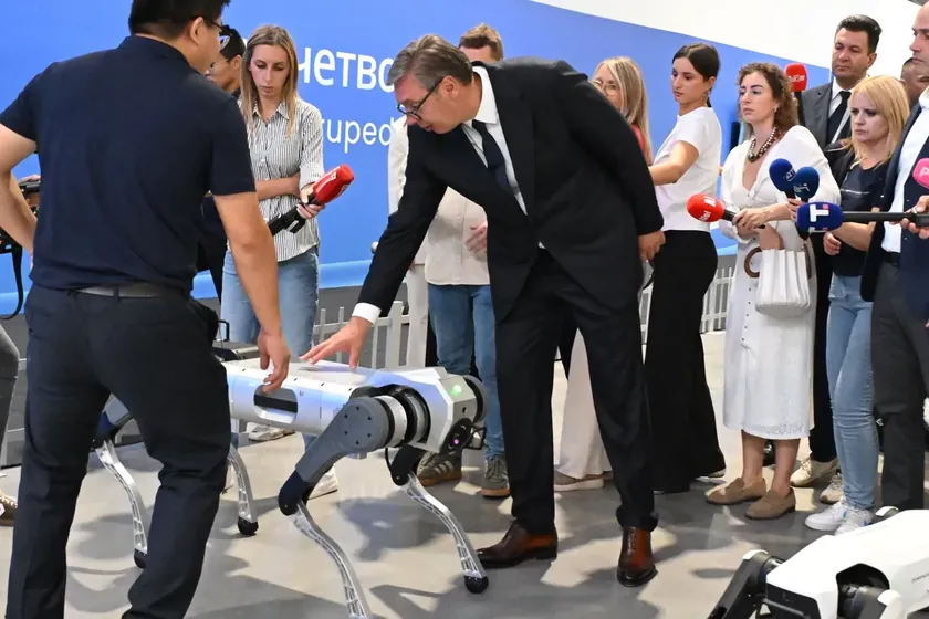 Sırbistan ve Çin arasında dronlar ve robotlar için batarya fabrikası kurulması konusunda anlaşma imzalandı.