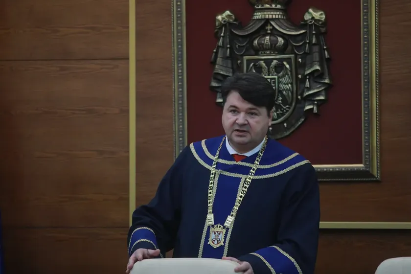 Sırbistan'da Petrović, Vladan Petrov'u yargı üzerinde siyasi kontrolü normalleştirmekle suçladı