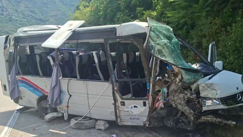 Karadağ'da Korkunç Kaza: Kotor-Nikšić Yolu'nda Bir Ölü, 17 Yaralı Bildirildi