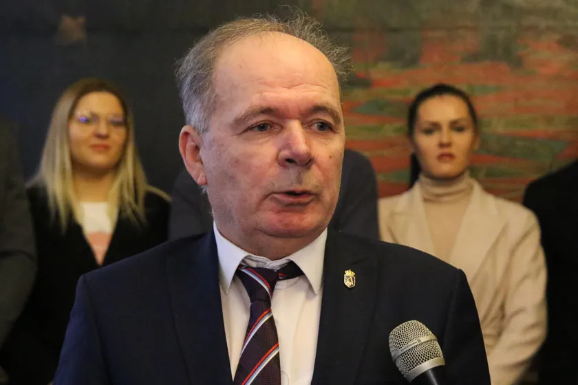 Monarşistler: Danimarka, Grönland'ı korumak istiyorsa Kosova'yı tanıma kararını geri almalı