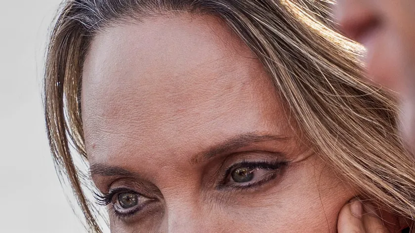 Angelina Jolie "Couture" filminde kişisel dramasıyla oyunculuğa geri döndüğünü belirtti