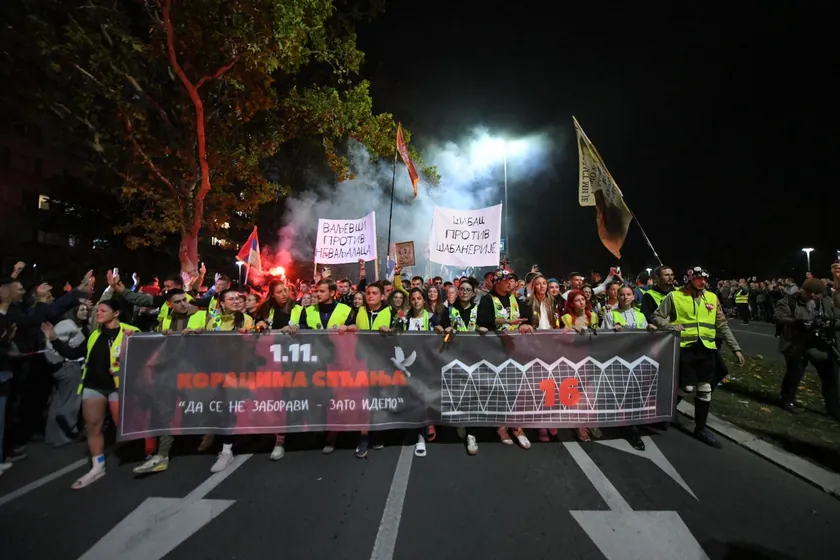 Tüm öğrencilerin katıldığı plenum toplandı, üç seçenek masada