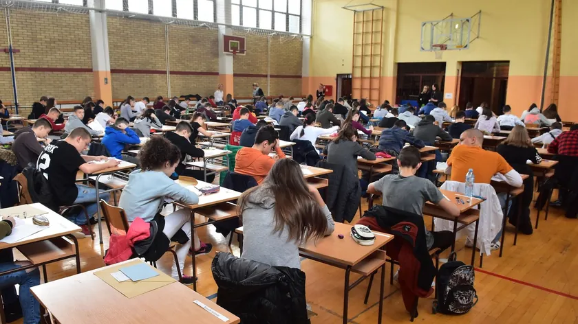 Sırbistan'da sekizinci sınıf pilot final sınavı iki testle bugün devam ediyor