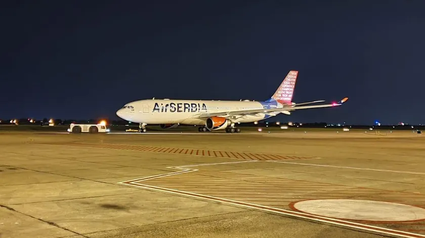Er Srbija, Barselona'da yaşanan kaos nedeniyle yolculara önemli uyarı yaptı.