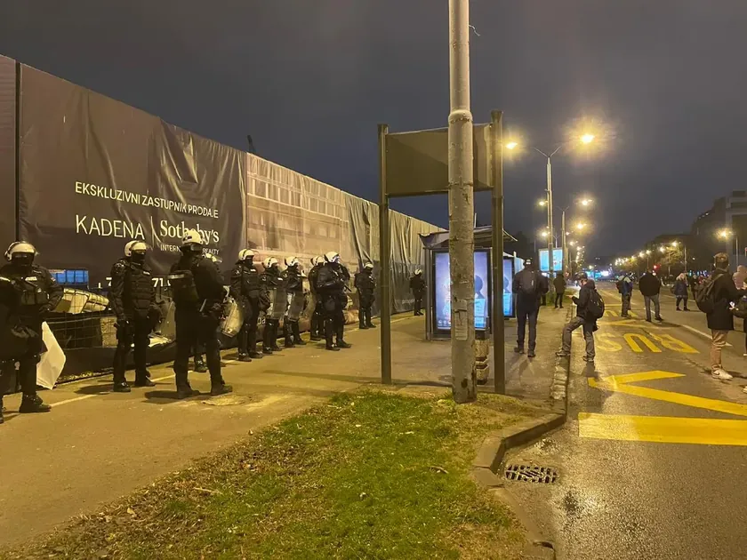 Sırbistan'da Öğrenciler Belgrad'daki Polis Baskısını Kınadı, Gözaltıları Bildirdi.