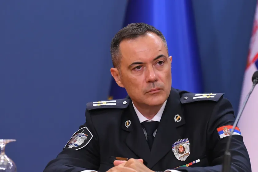 Sırbistan'da eski emniyet müdürü Cmoliç'in şüpheli çağrıları ve görevden alma iddiaları