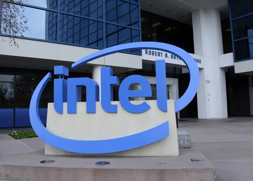 Sırbistan yatırımcıları Intel'in rekor kıran hisse senedi performansına yoğun ilgi gösteriyor
