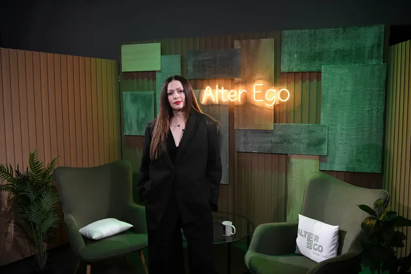 Sırp şarkıcı Ivana Peters solo konserleri ve finansal zorluklarını dile getirdi